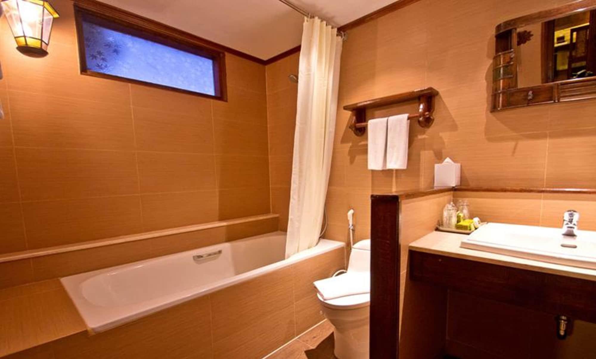 De Batara Hotel Бандунг Экстерьер фото