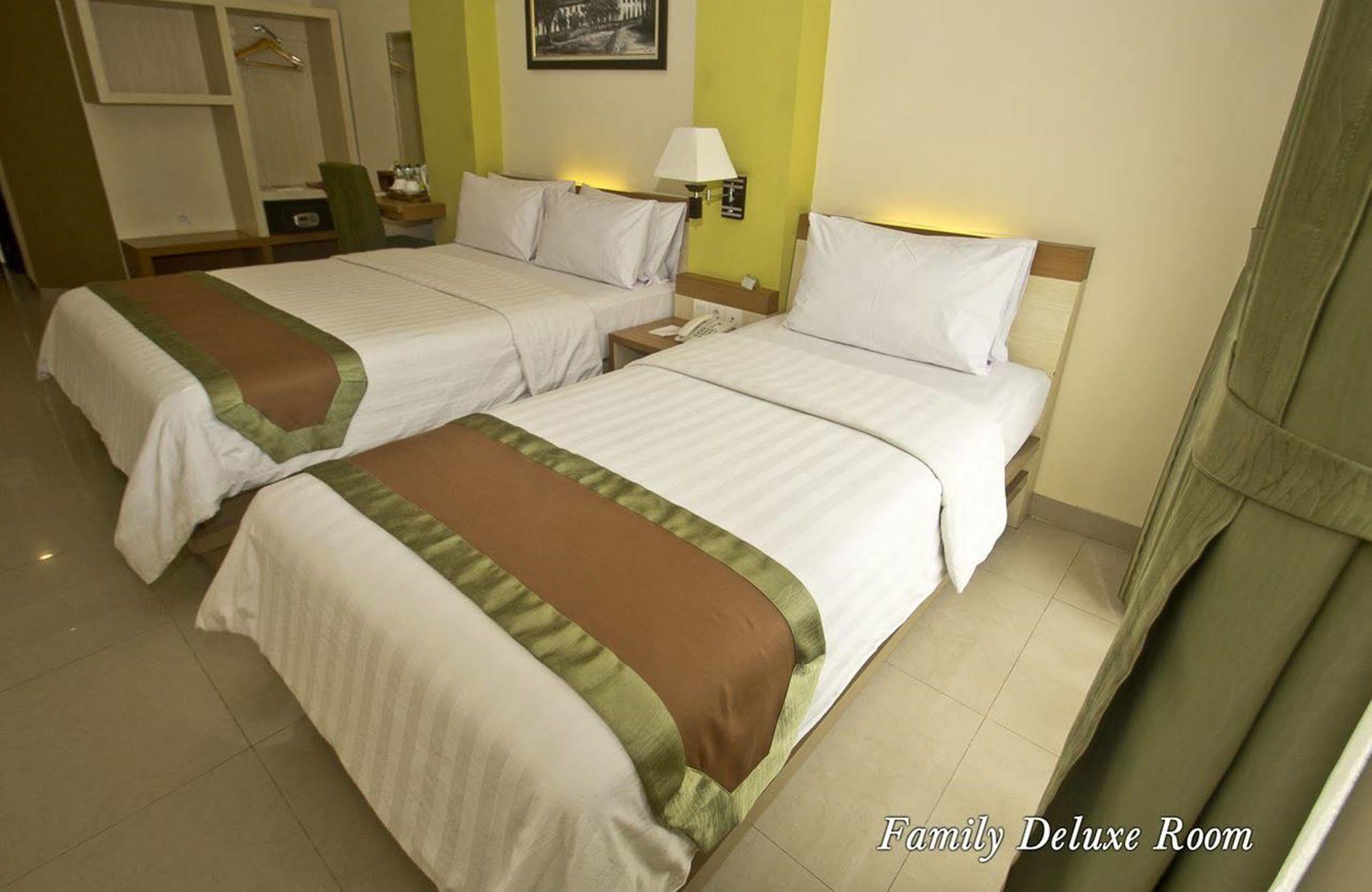 De Batara Hotel Бандунг Экстерьер фото